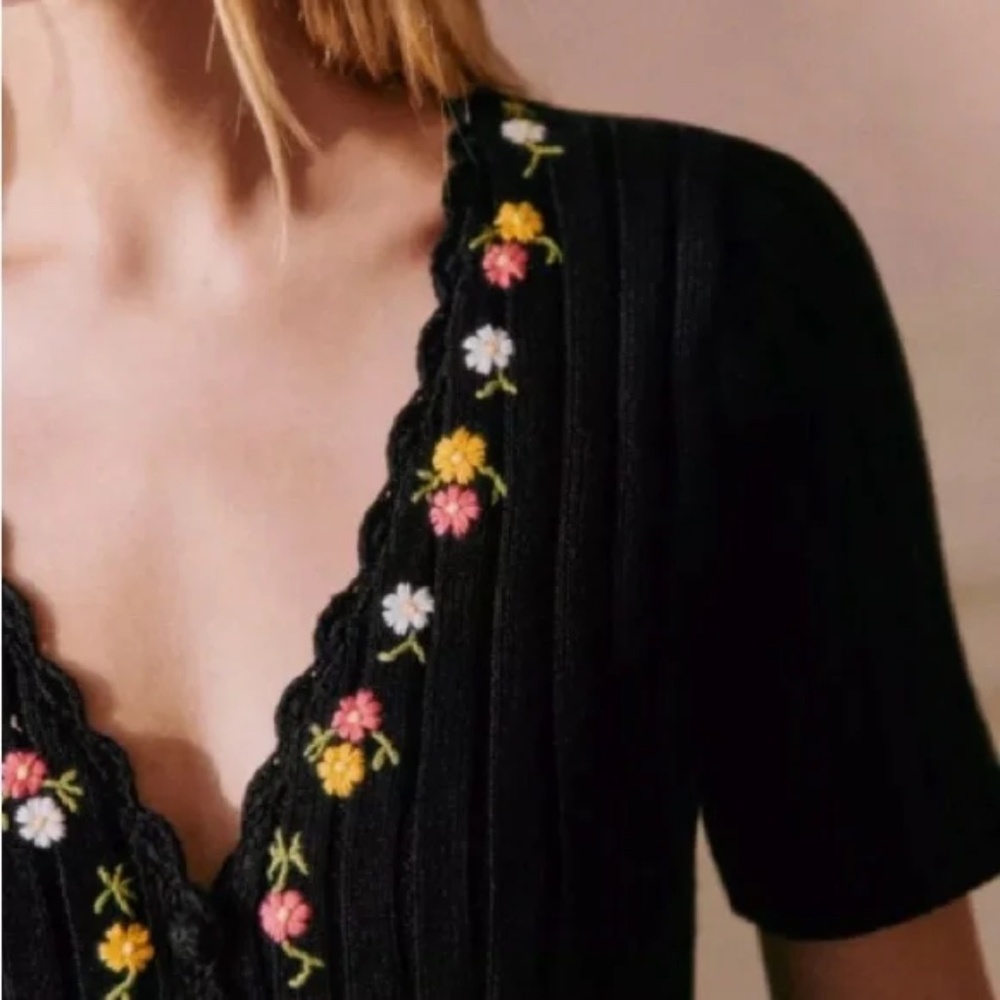 SEZANE Black Floral Embroidered Short Sleeve Ribbed Knit Iliana Cardigan M